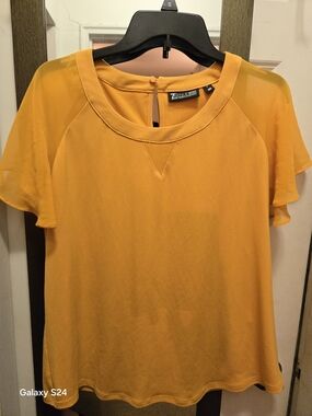 Zac & Rachel Lightweight Flutter Sleeve Blouse in Mustard